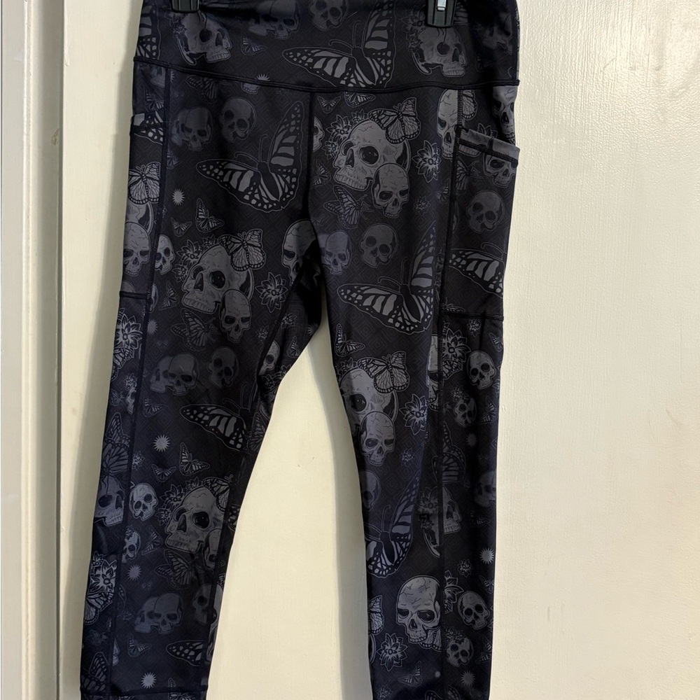 Constantly Varied Gear Capri Black Skull and Butterfly Leggings